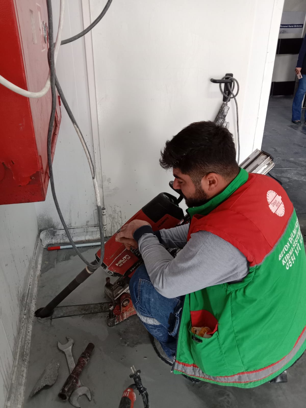 Mersin Beton Kırma Firmaları ile Kompresörlü ve Hidrolik Kırım