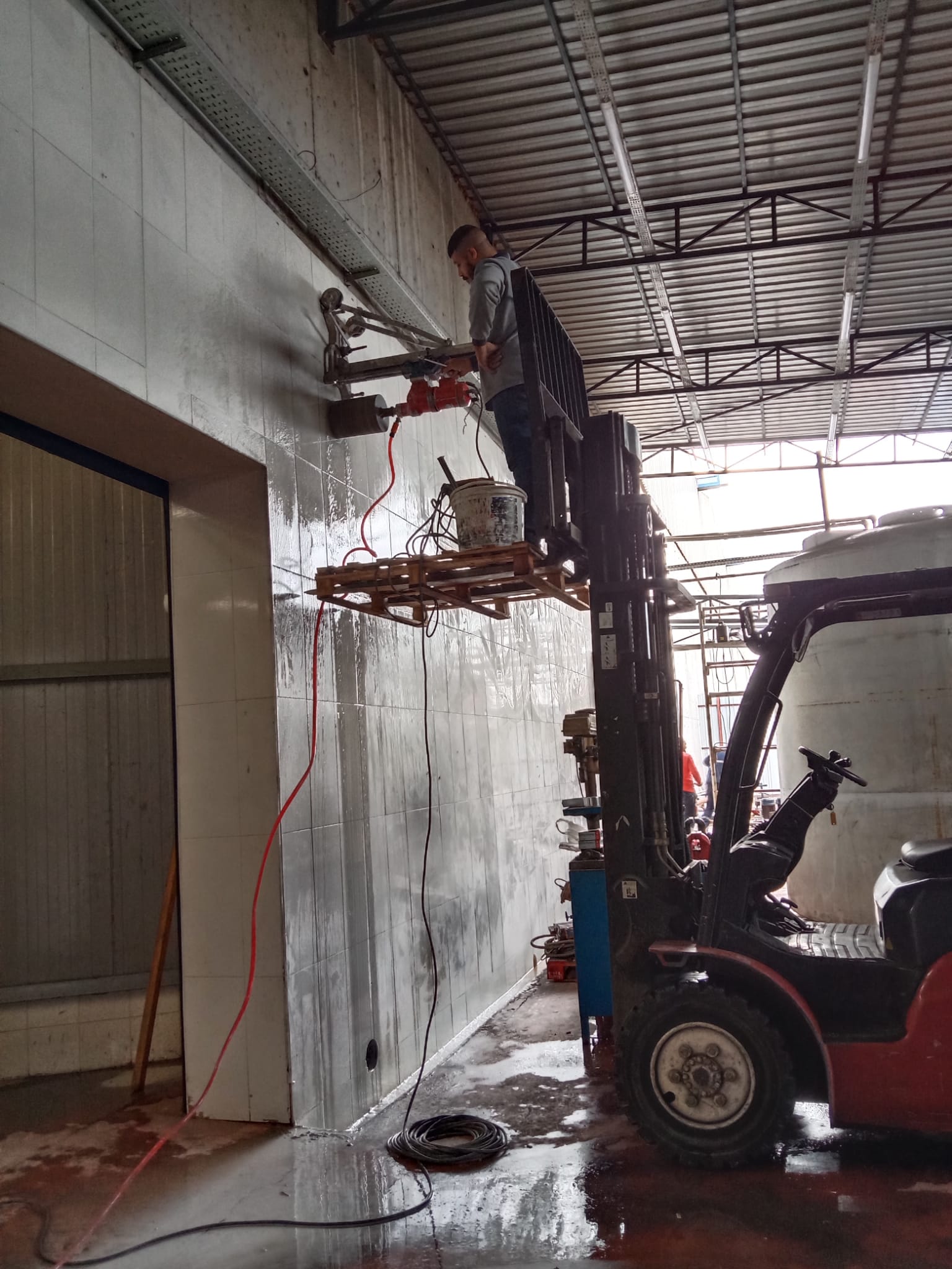 Mersin'de Kompresörlü Beton Kırma Ekipmanları ve Güvenlik